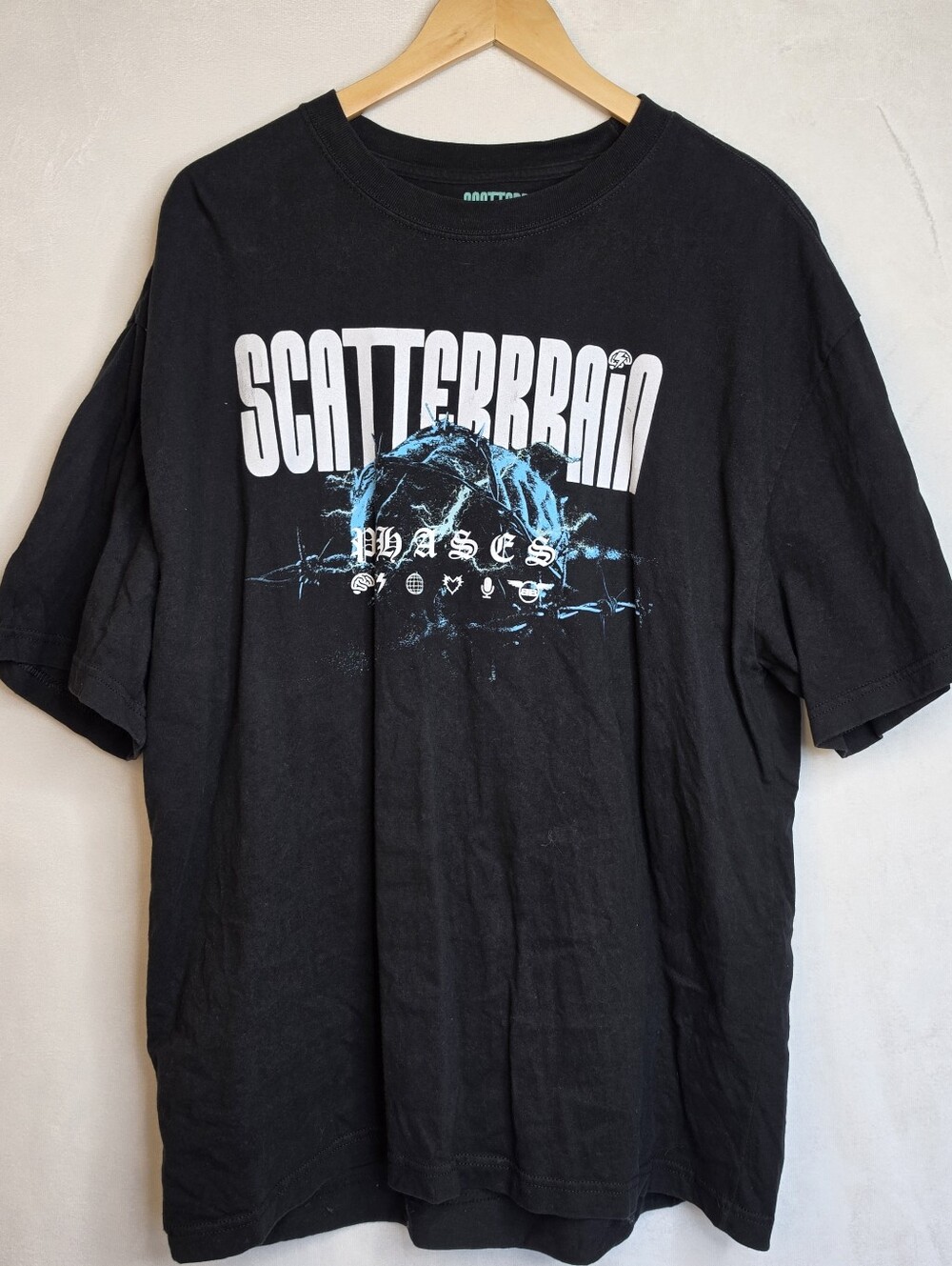 Scatterbrain Black Graphic Band Tee with Blue Accent Sz Xl